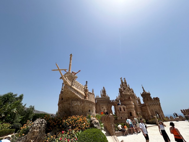 Vue panoramique du Castillo de Colomares, Andalousie, Espagne