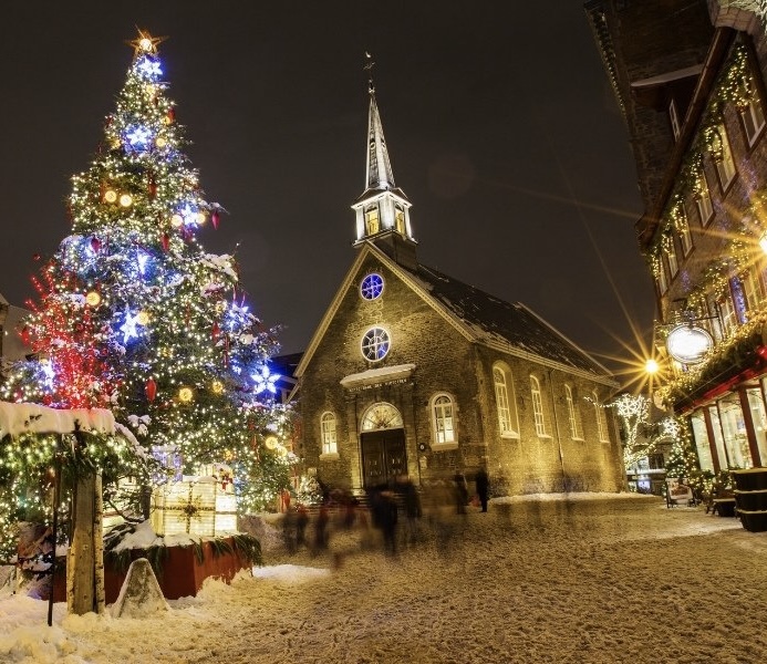 Place Royale, Vieux-Québec décorée pour le temps des Fêtes
